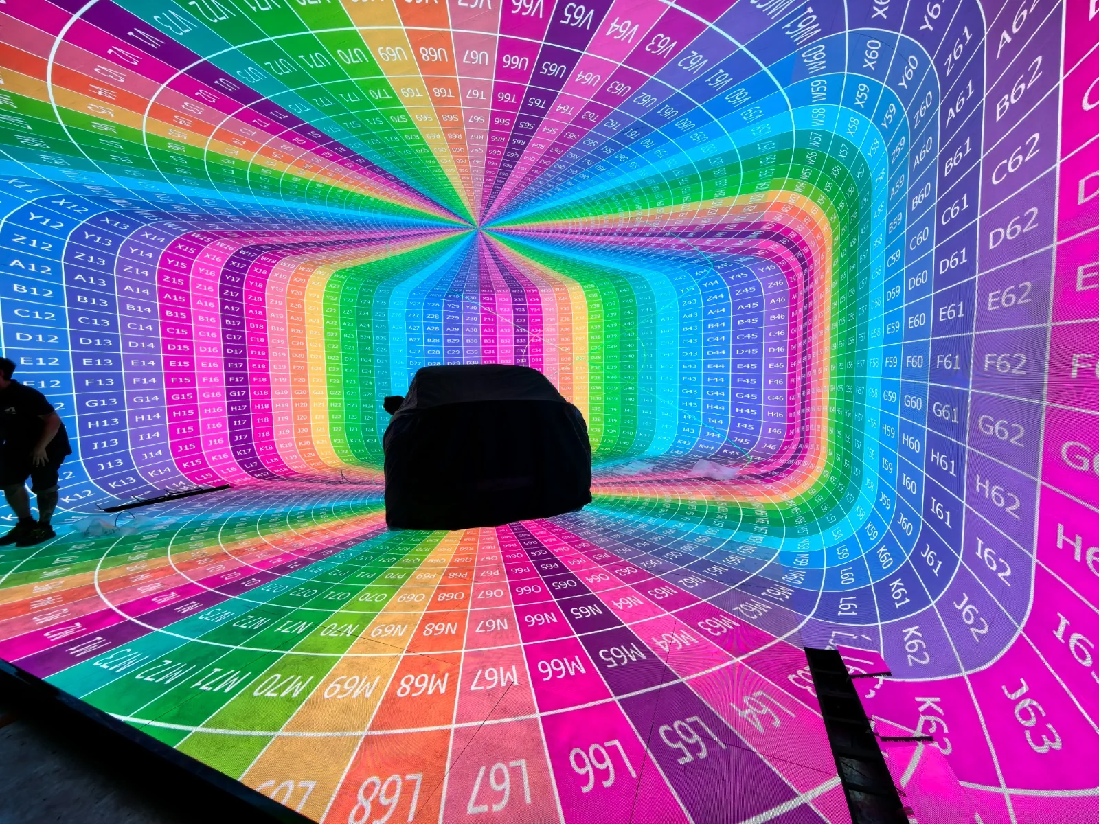 Tunnel LED immersif de forme libre